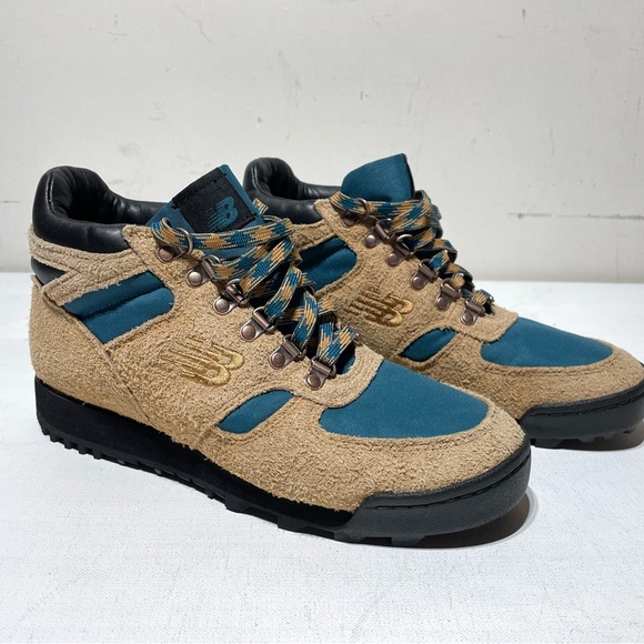 New Balance Rainer Boots URAINAA Vibram Beige Blue Hiking - Men's 8.5 - NWOT! - Picture 1 of 9